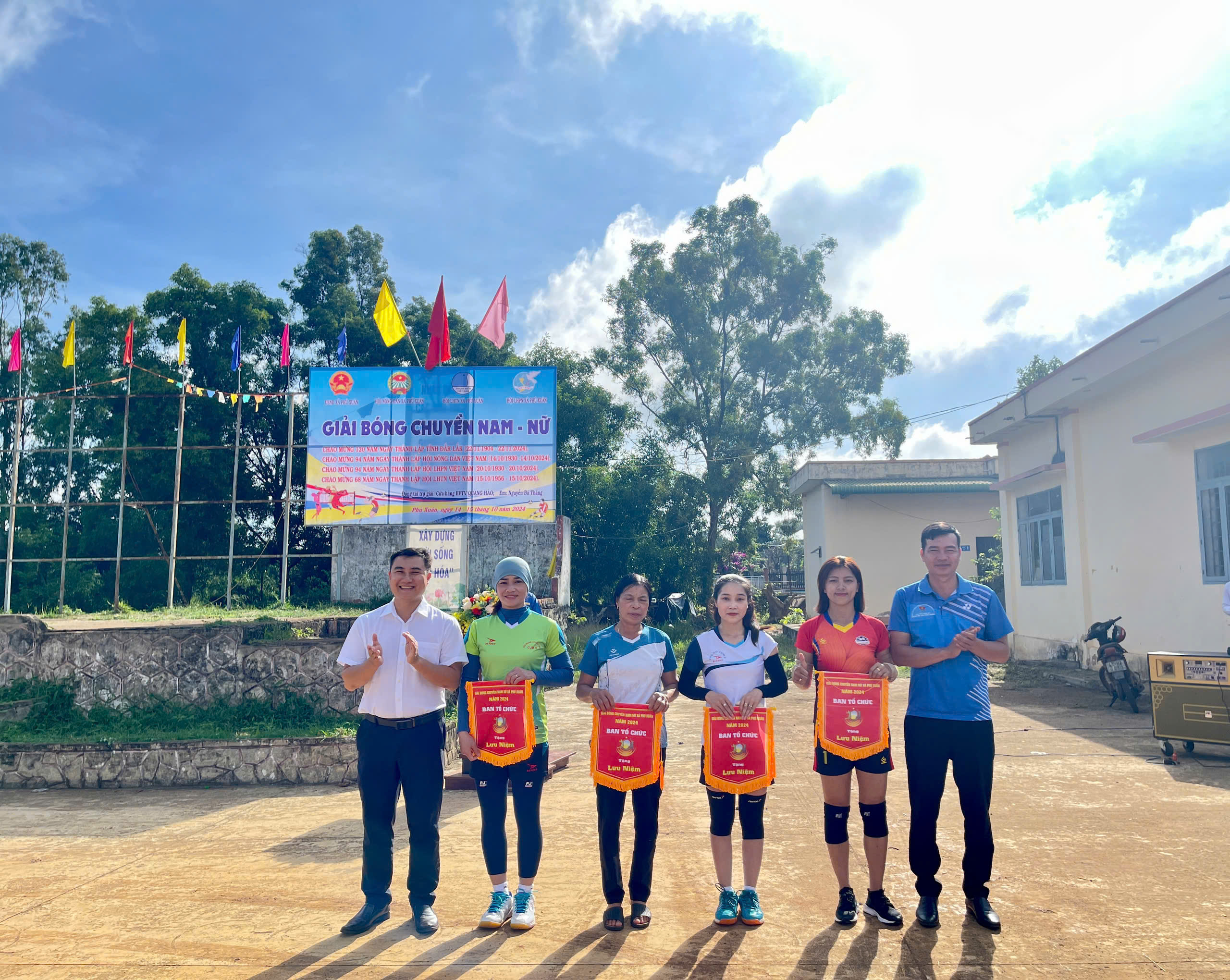 trao cơ cho cac đôi